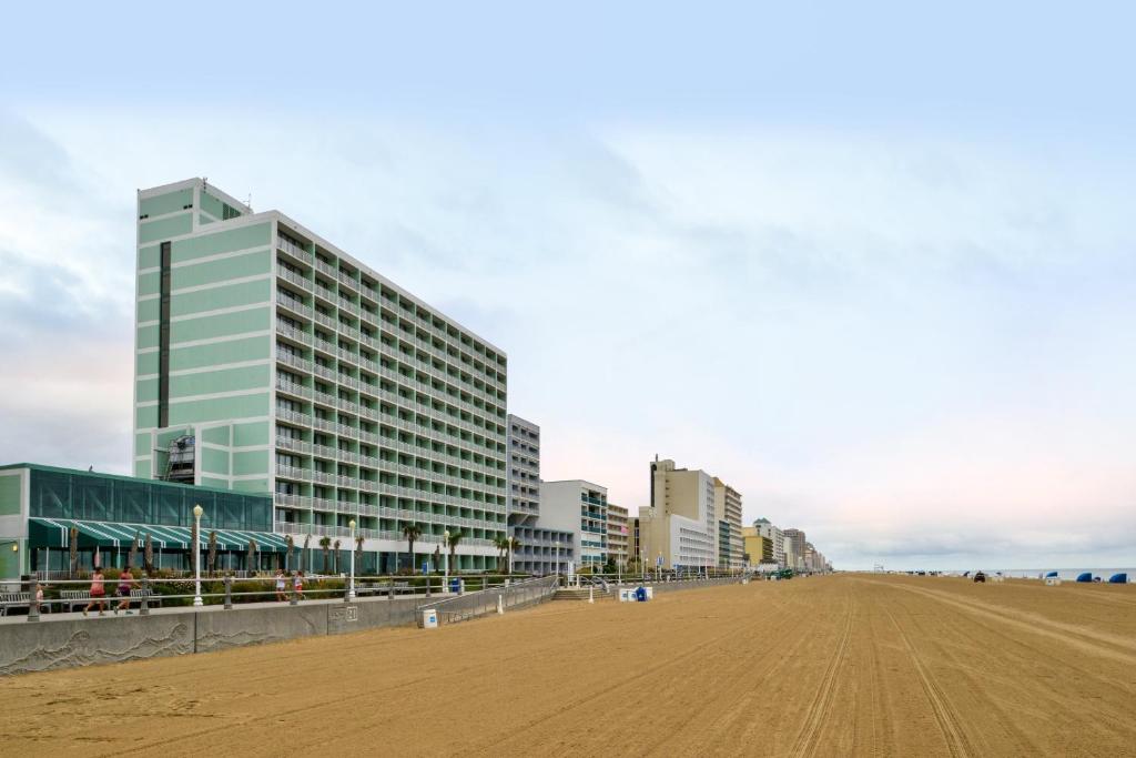 Holiday Inn VA Beach-Oceanside 21st Street Main image 1